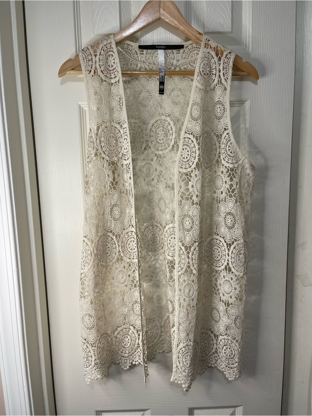 Cream Crochet Knit sleeveless open Front Bohemian Festival Cardigan size Medium